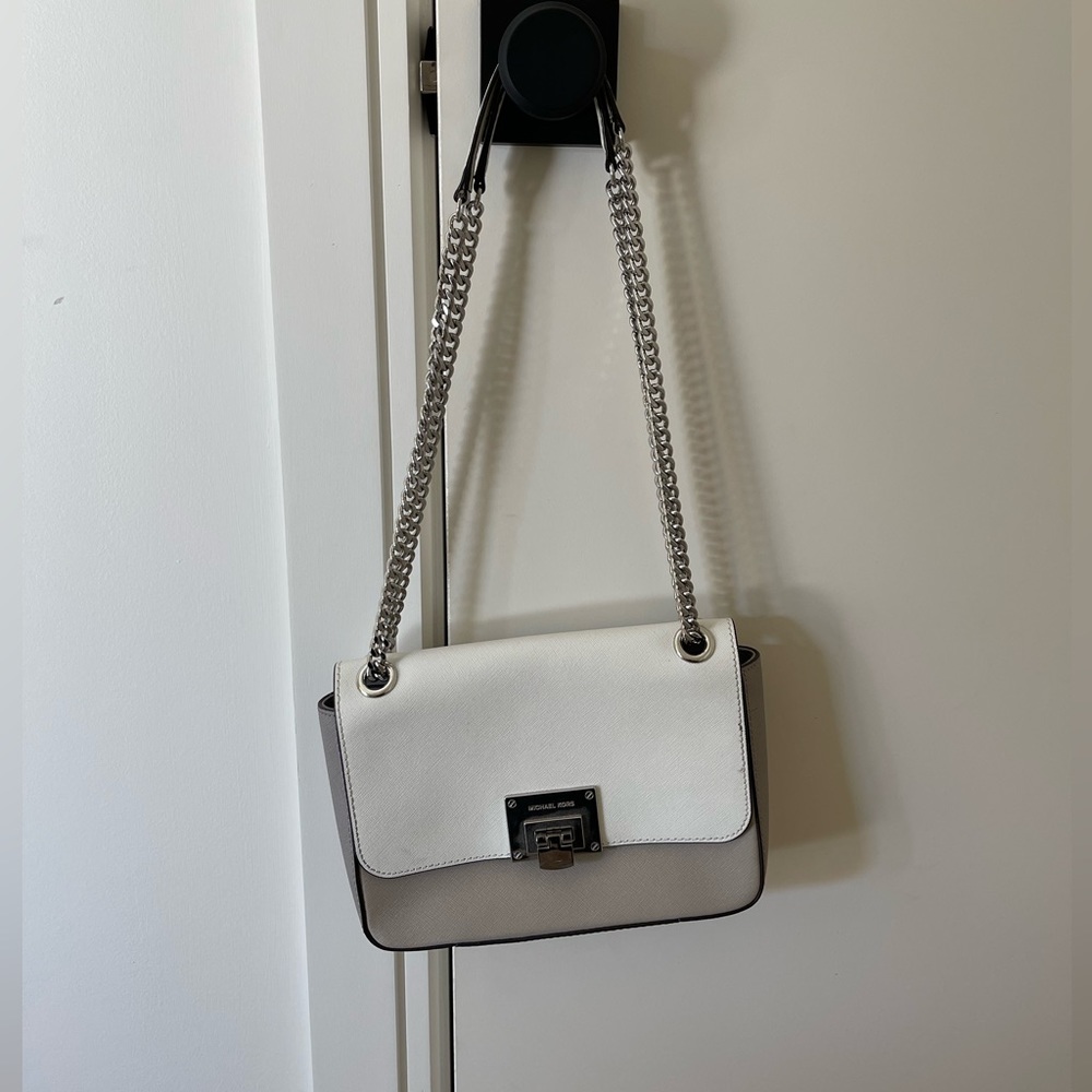 Michael Kors bag - Picture 1 of 4